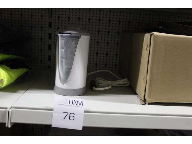 12v waterkoker wit 700 ml - afbeelding 1 van  2