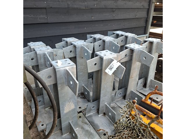 12x metalen poot met grondplaat - afbeelding 1 van  7