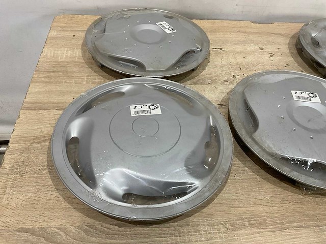13” en 14” - partij wieldoppen - afbeelding 1 van  4