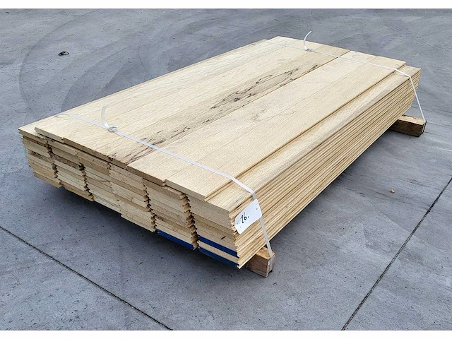 13 m2 afrikaans eiken vloerdelen 18 x 135 mm, lengte 150cm ( 65x ) - afbeelding 2 van  4