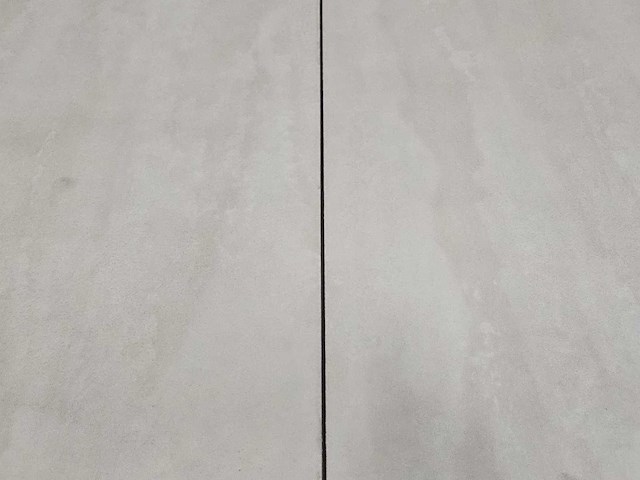 13 m2 laminaat tegel - 635 x 327 x 8 mm - afbeelding 1 van  3