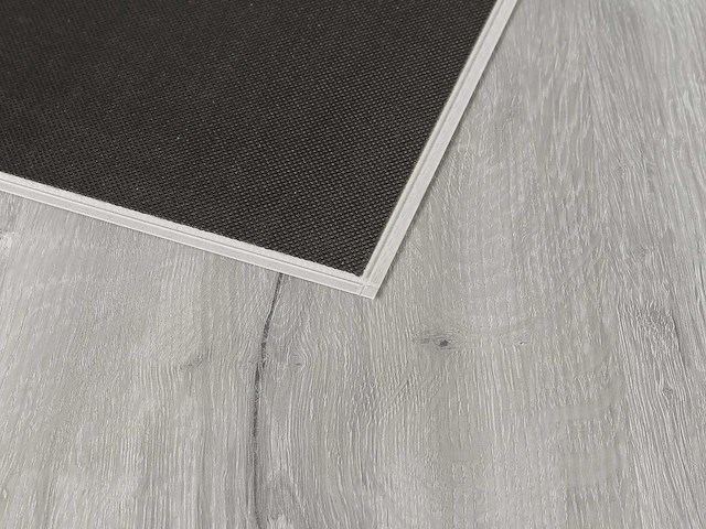 130 m2 pvc spc click plank met xps onderlaag - 1220 x 228 x 4+1 mm - afbeelding 3 van  4