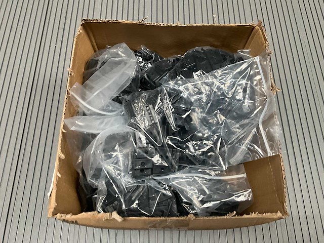 133x composiet vlonderplank grijs 400x14,5x2,1 cm met montageclips - afbeelding 4 van  4