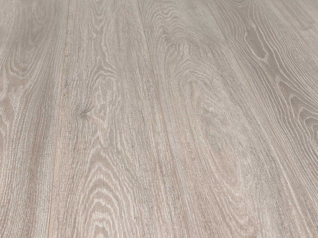 136 m2 laminaat plank - 1383 x 193 x 7 mm - afbeelding 1 van  4