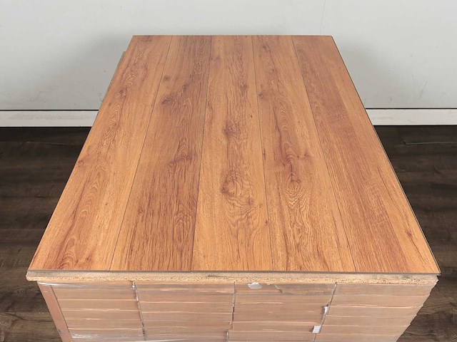 136 m2 laminaat plank watervast - 1383 x 193 x 7 mm - afbeelding 3 van  4