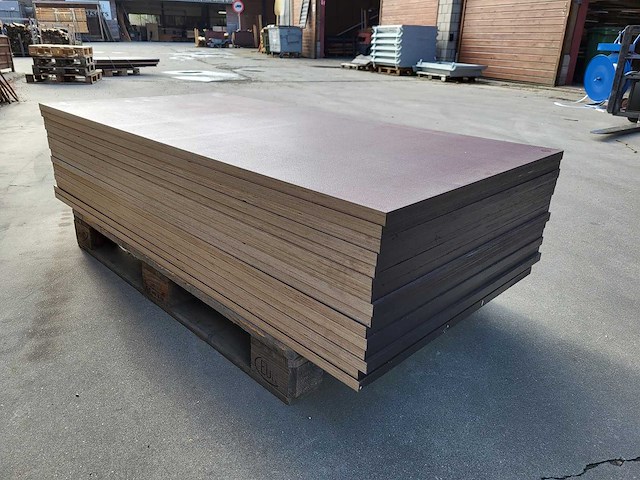 13x berken betonplex 24mm antislip ( 14.8 m2 ) - afbeelding 5 van  6