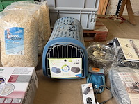 13x dierenartikelen w.o. transportbox, kattenluik, halsband w.o. pet safe, imac - afbeelding 3 van  9