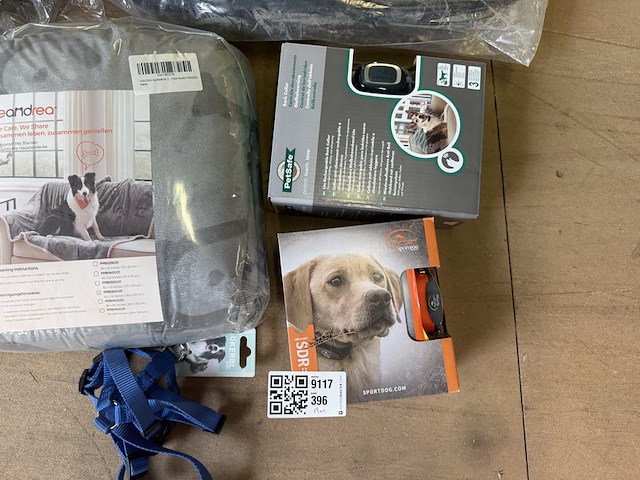 13x dierenartikelen w.o. transportbox, kattenluik, halsband w.o. pet safe, imac - afbeelding 6 van  9