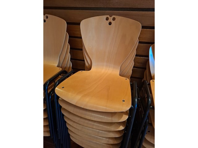 13x kantinetafel met 42 stoelen - afbeelding 2 van  4
