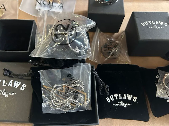 13x sieraden w.o. outlaws, nola - afbeelding 2 van  7