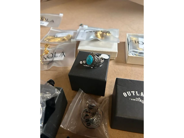 13x sieraden w.o. outlaws, nola - afbeelding 7 van  7