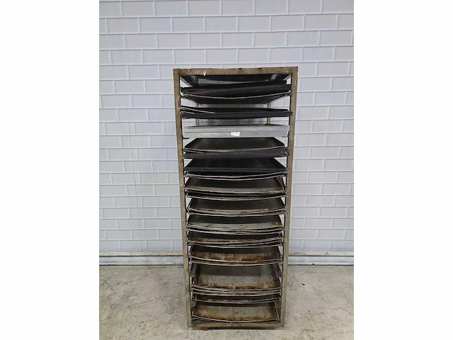 14-delige rvs afkoelwagen met ca. 30 platen - afbeelding 2 van  4