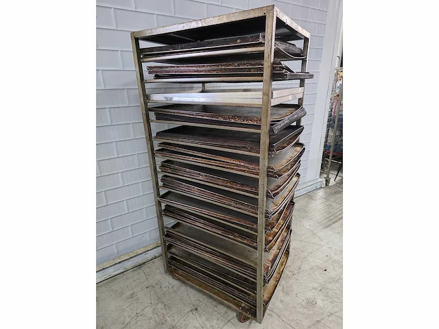 14-delige rvs afkoelwagen met ca. 30 platen - afbeelding 3 van  4