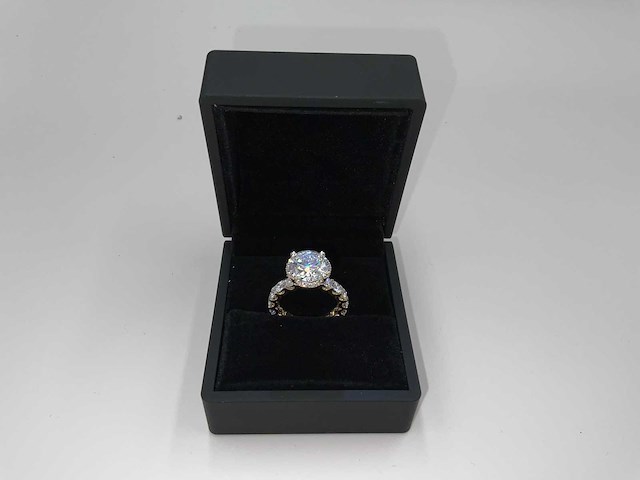 14 karaat geelgouden unieke ring met hoofddiamant 5,52 crt. - afbeelding 7 van  19