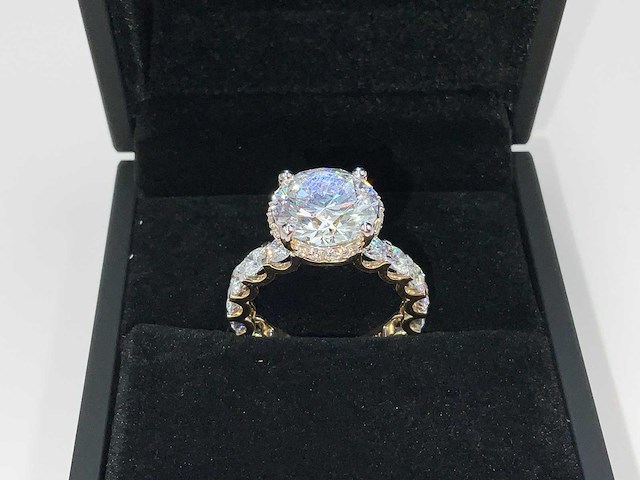 14 karaat geelgouden unieke ring met hoofddiamant 5,52 crt. - afbeelding 8 van  19