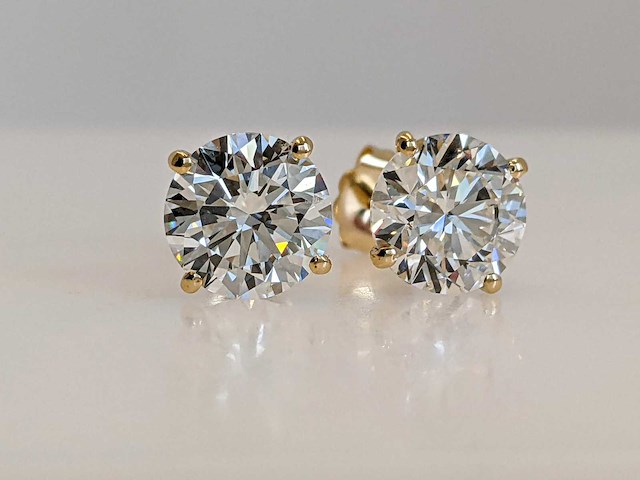 14 karaat gouden oorstekers met 3,06 crt diamant - afbeelding 2 van  4