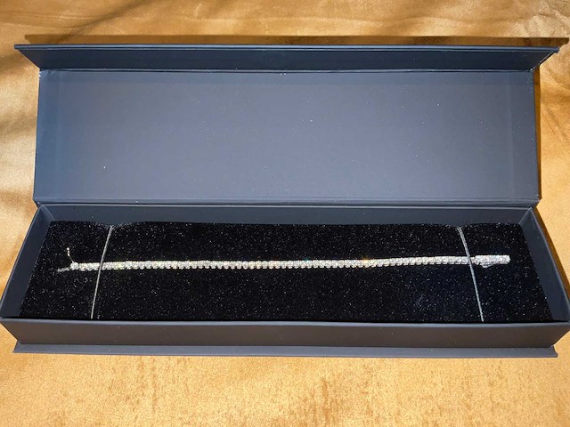 14 karaat witgouden armband met 4,82 crt. natuurlijke diamant - afbeelding 9 van  11