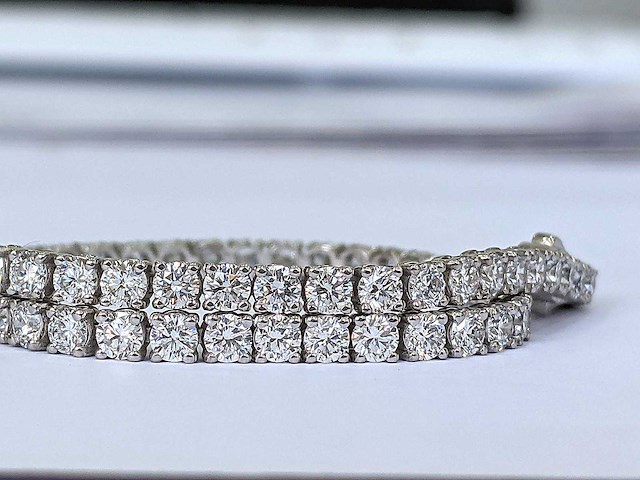 14 karaat witgouden armband met 5,01 crt. diamant - afbeelding 4 van  7