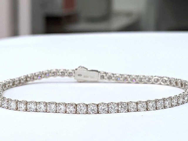 14 karaat witgouden armband met 6,69 crt. diamant - afbeelding 5 van  7
