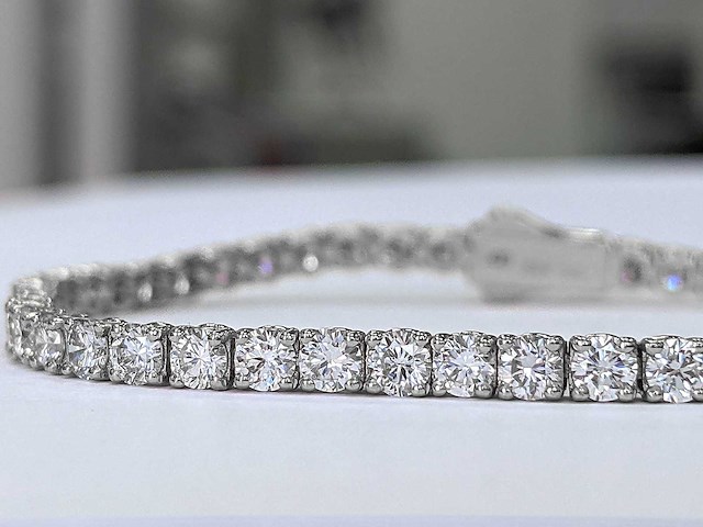 14 karaat witgouden armband met 6,69 crt. diamant - afbeelding 6 van  7