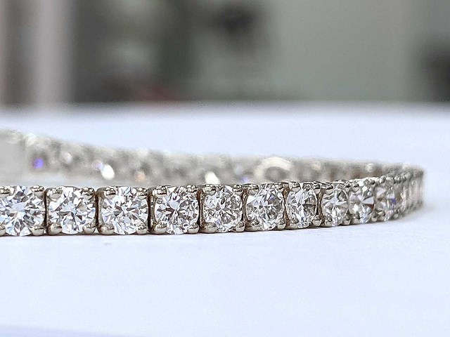 14 karaat witgouden armband met 6,69 crt. diamant - afbeelding 7 van  7