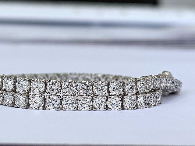 14 karaat witgouden armband met 6,72 crt. diamant - afbeelding 4 van  6