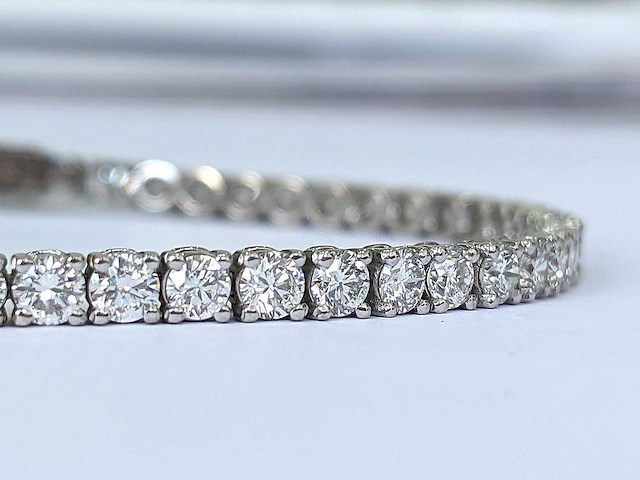 14 karaat witgouden armband met 6,72 crt. diamant - afbeelding 6 van  6