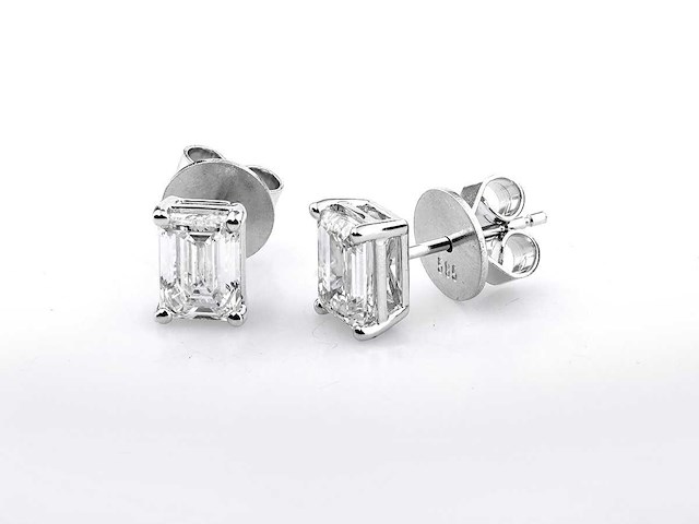 14 karaat witgouden oorstekers met 2,04 crt. diamant - afbeelding 2 van  6