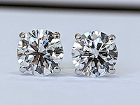 14 karaat witgouden oorstekers met 4,00 crt diamant - afbeelding 3 van  5