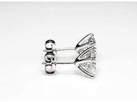 14 karaat witgouden oorstekers met 4,04 crt. diamant - afbeelding 5 van  7