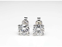14 karaat witgouden oorstekers met 4,04 crt. diamant - afbeelding 1 van  7