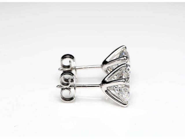 14 karaat witgouden oorstekers met 4,04 crt. diamant - afbeelding 5 van  7