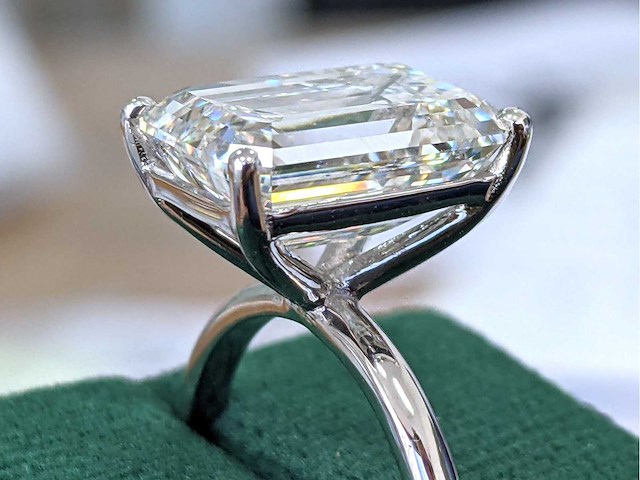 14 krt wit gouden ring met diamant 4,01 crt - afbeelding 2 van  2