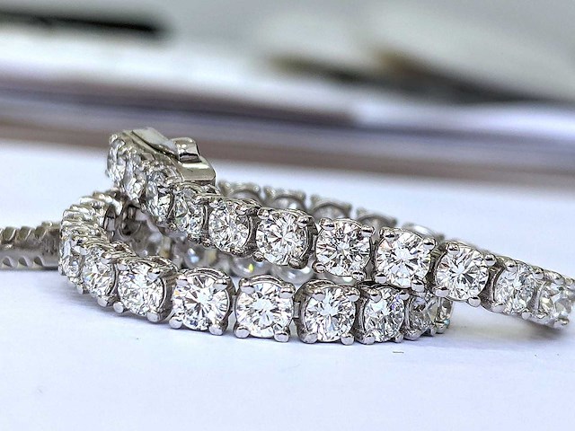 14 krt. witgouden armband met 48 diamanten met totaal 8,16 crt. diamant - afbeelding 3 van  7