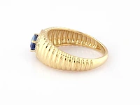 14 kt geelgouden ring met 0,70 cts natuurlijke diamant en blauwe saffier - afbeelding 9 van  10