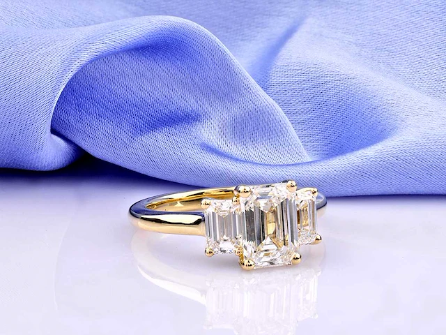 14 kt geelgouden ring met 3,02 cts laboratoriumgekweekte diamant - afbeelding 2 van  10