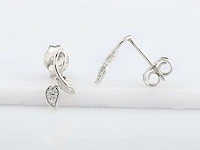14 kt witgouden oorbel met natuurlijke diamant - afbeelding 4 van  6