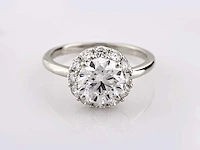 14 kt witgouden ring met 2,61 cts laboratoriumgekweekte diamant