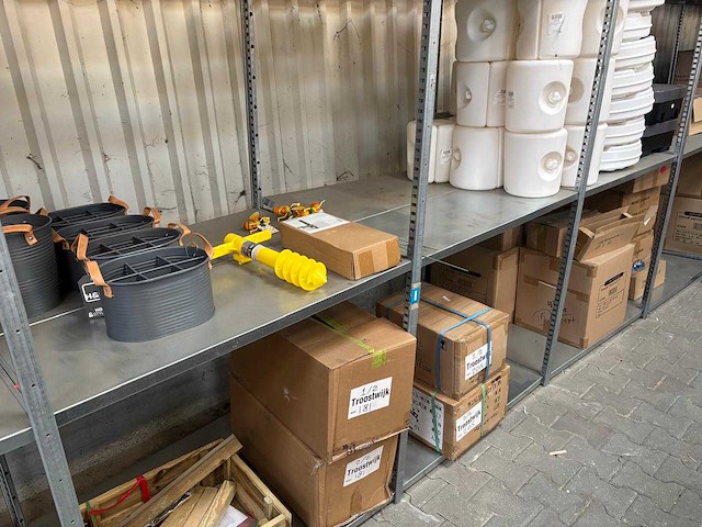 14 meter stelling met goederen - afbeelding 6 van  32