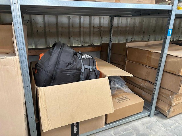 14 meter stelling met goederen - afbeelding 29 van  32