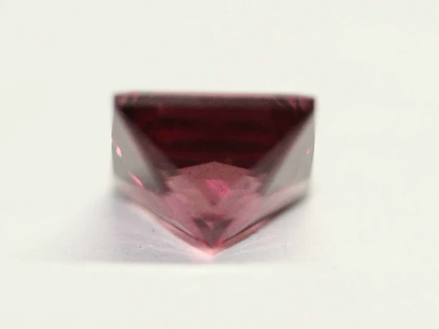 1,42 ct. vierkante vorm roboslimkleurige rodoliet-edelsteen - afbeelding 6 van  6