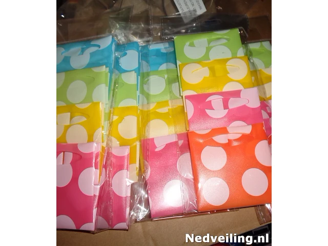 1440 stuks plastic decoratietasjes in 4 kleuren - afbeelding 3 van  3