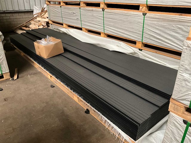 144x composiet vlonderplank zwart 400x14,5x2,1 cm met montageclips - afbeelding 2 van  4