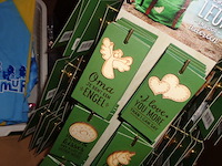 144x houten broches op cadeaukaart incl presentatiemolen - afbeelding 5 van  5