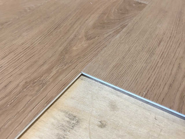 145 m2 pvc spc click plank - 520 x 150 x 4 mm - afbeelding 2 van  3