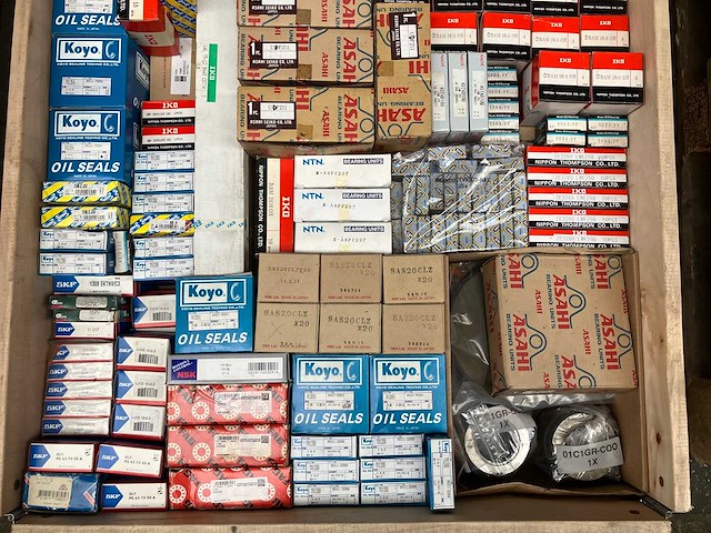 146 kg net bearings from skf, fag, ina, ntn, snr, nsk, iko, koyo, torrington, nke and others - afbeelding 1 van  2