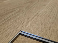 148 m2 pvc spc click plank - 820 x 228 x 4 mm - afbeelding 2 van  3