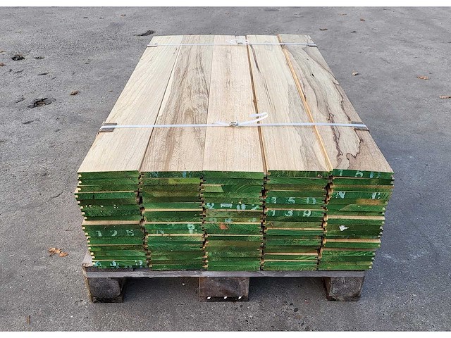 14.9m2 afrikaans eiken vloerdelen 18 x 140 mm, lengte 125cm ( 85x ) - afbeelding 2 van  6