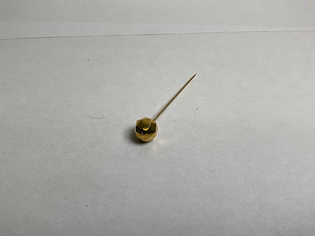 14k gouden mutsenspeld (1,2 gram) - afbeelding 1 van  4