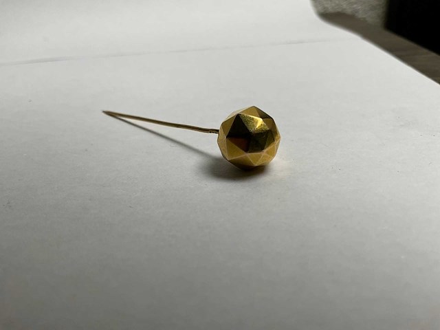 14k gouden mutsenspeld (1,2 gram) - afbeelding 4 van  4